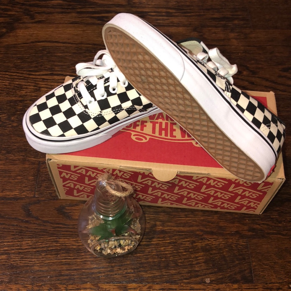 Vans - Picture 3 of 3